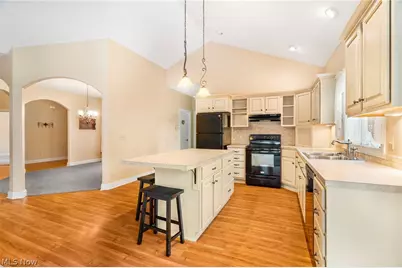 2041 Penhurst Circle NE, North Canton, OH 44720 - Photo 15