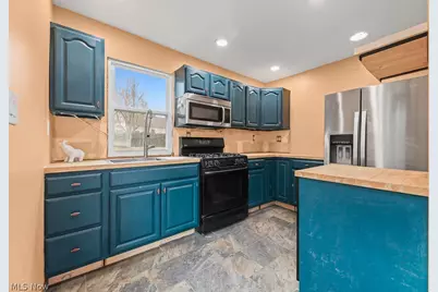 1865 9th Street SW, Akron, OH 44314 - Photo 9