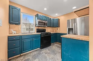 1865 9th St SW, Akron, OH 44314 - Photo 9