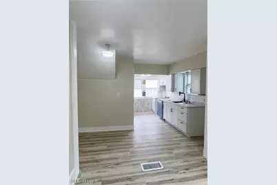569 Barwell Street, Akron, OH 44303 - Photo 9