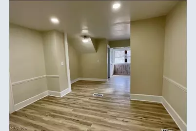 569 Barwell Street, Akron, OH 44303 - Photo 9