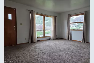 238 Meadowbrook Drive, Steubenville, OH 43953 - Photo 9
