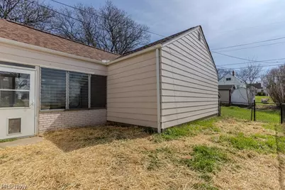 1582 Evergreen Avenue, Akron, OH 44301 - Photo 39