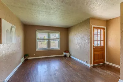 1582 Evergreen Avenue, Akron, OH 44301 - Photo 7