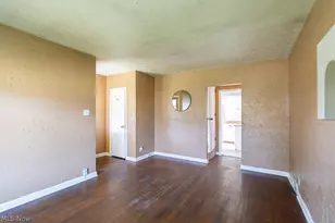 1582 Evergreen Ave, Akron, OH 44301 - Photo 9