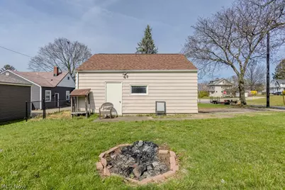 1582 Evergreen Avenue, Akron, OH 44301 - Photo 43