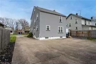 1524 Hollywood St NE, Warren, OH 44483 - Photo 9