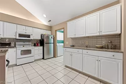 4212 Tannybrooke Lane NW #1C, Canton, OH 44718 - Photo 11