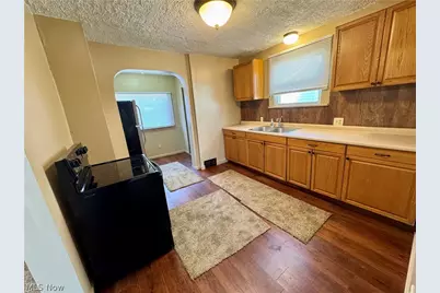 909 Clarendon Avenue SW, Canton, OH 44710 - Photo 15