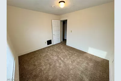 909 Clarendon Avenue SW, Canton, OH 44710 - Photo 27