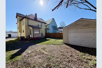 909 Clarendon Avenue SW, Canton, OH 44710 - Photo 7