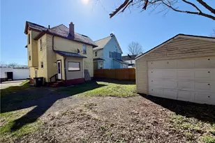 909 Clarendon Ave SW, Canton, OH 44710 - Photo 7