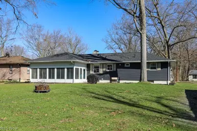 17997 Hillcrest Drive, Lake Milton, OH 44429 - Photo 7