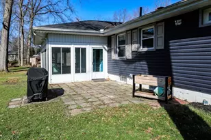 17997 Hillcrest Dr, Lake Milton, OH 44429 - Photo 11