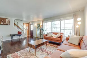 22 Van Doren Dr, Cuyahoga Falls, OH 44221 - Photo 5