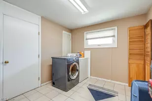 22 Van Doren Dr, Cuyahoga Falls, OH 44221 - Photo 13