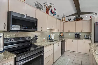 33017 Hidden Hollow Court, North Ridgeville, OH 44039 - Photo 13