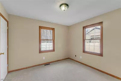 586 Abbe Road, Sheffield Lake, OH 44054 - Photo 21