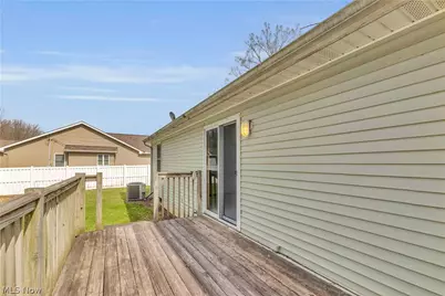 586 Abbe Road, Sheffield Lake, OH 44054 - Photo 7