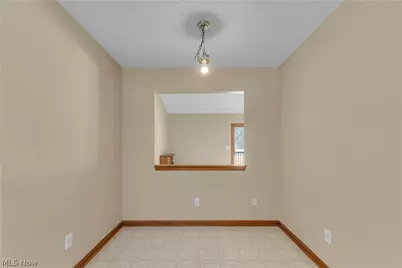 586 Abbe Road, Sheffield Lake, OH 44054 - Photo 13