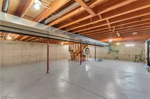 586 Abbe Rd, Sheffield Lake, OH 44054 - Photo 33