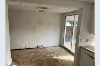 5127 Erwin Street, Maple Heights, OH 44137 - Photo 7