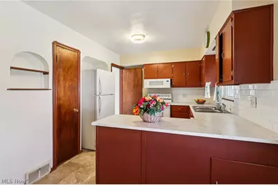 4252 Ridgeview Road, Loveland, OH 44144 - Photo 7