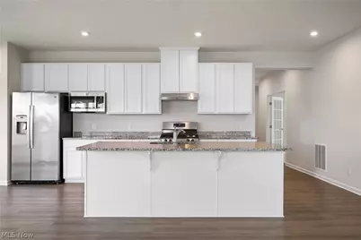 6811 Harrington Court Avenue NE, Canton, OH 44721 - Photo 7