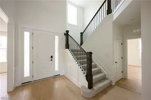 32610 Trillium Ct, Avon Lake, OH 44012 - Photo 3