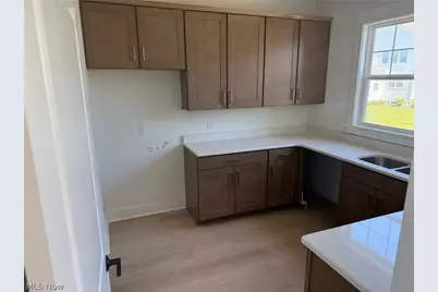 32610 Trillium Court, Avon Lake, OH 44012 - Photo 9