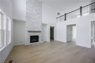32610 Trillium Ct, Avon Lake, OH 44012 - Photo 9