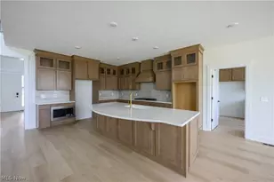 32610 Trillium Ct, Avon Lake, OH 44012 - Photo 13