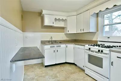 1787 Bonnie Brae Avenue NE, Warren, OH 44483 - Photo 7