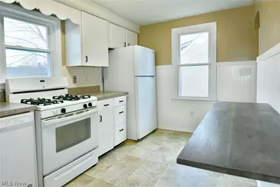 1787 Bonnie Brae Avenue NE, Warren, OH 44483 - Photo 11