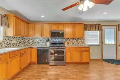 5747 Pleasant Avenue, North Ridgeville, OH 44039 - Photo 13