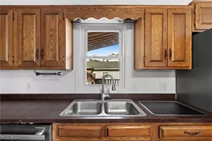 249 W 42nd St, Shadyside, OH 43947 - Photo 15