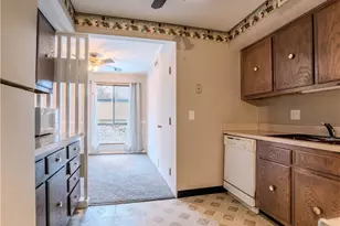 6260 Greenwood Pkwy Pkwy, Sagamore Hills, OH 44067 - Photo 5
