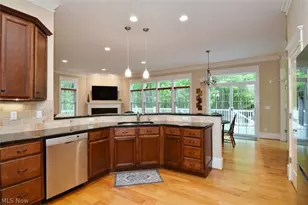 11101 E Washington St, Chagrin Falls, OH 44023 - Photo 15