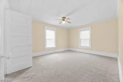 233 W Cambridge Street, Alliance, OH 44601 - Photo 17