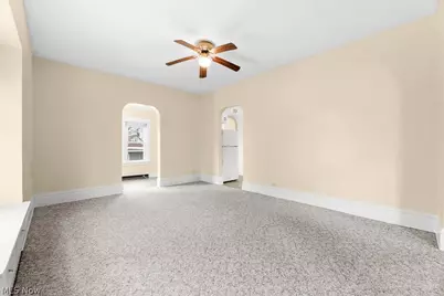 233 W Cambridge Street, Alliance, OH 44601 - Photo 11