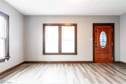 2241 Tuscarawas Street W, Canton, OH 44708 - Photo 9