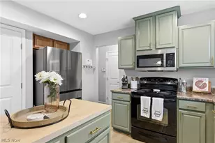 6401 Fawn Ln, North Ridgeville, OH 44039 - Photo 9