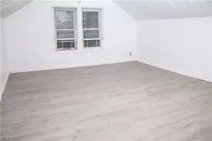 923 Baughman St, Akron, OH 44320 - Photo 5