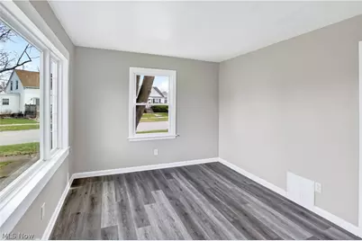 2966 Cleveland Boulevard, Lorain, OH 44052 - Photo 11