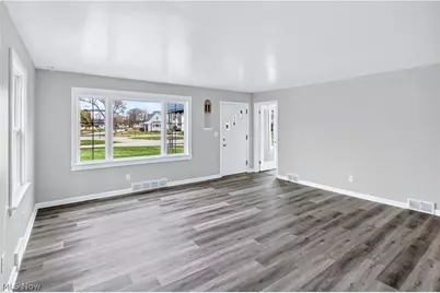 2966 Cleveland Boulevard, Lorain, OH 44052 - Photo 9