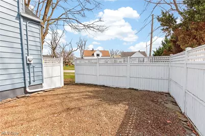 2966 Cleveland Boulevard, Lorain, OH 44052 - Photo 37