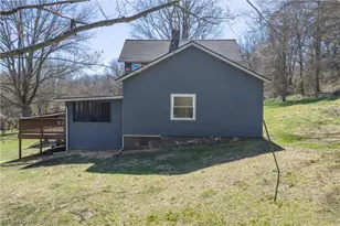 3689 Reichman Dr NW, Dover, OH 44622 - Photo 7