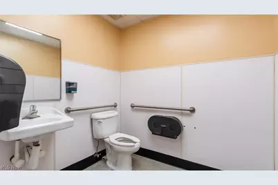 131 N Maysville Avenue, South Zanesville, OH 43701 - Photo 11