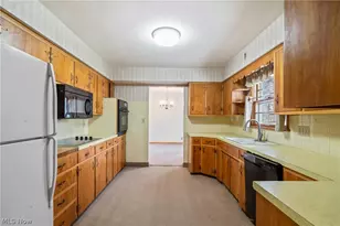 296 Moreland Dr, Canfield, OH 44406 - Photo 11