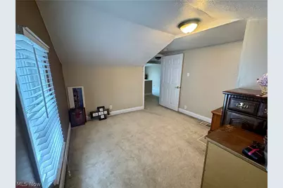 10606 Langton Avenue, Garfield Heights, OH 44125 - Photo 13